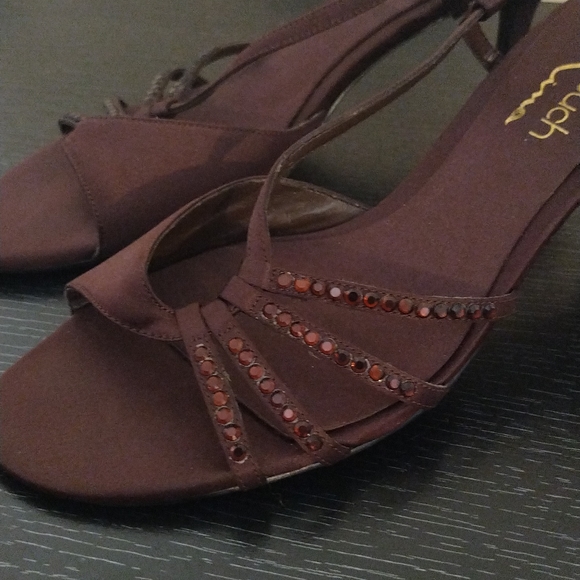 🔥SALE🔥Rhinestone the touch of Nina heels size 7 - Picture 4 of 6